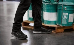 Keen Men's Vista Energy (Carbon Toe) | Vapor/Black -Fresh Shoes Shop 1024584 PDP TopImage