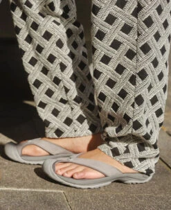 Keen Women's Waimea Leather Flip-Flop | Sorrel Horse/Plaza Taupe -Fresh Shoes Shop 1029131 Left 68df7038 9ee5 4c48 9309 13eae5f6c3da