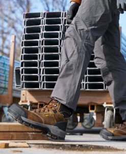 Keen Men's Evanston 6" Waterproof Boot (Carbon Toe) | Bison/Black -Fresh Shoes Shop 1029149 lifestyle 03