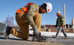 Keen Men's Evanston 6" Waterproof Boot (Carbon Toe) | Black/Black -Fresh Shoes Shop 1029150 lifestyle 03