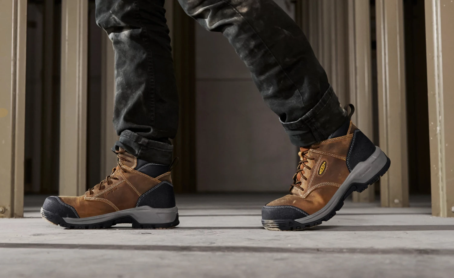 Keen Men's Evanston 6" ESD Boot (Carbon Toe) | Bison/Black 7 Keen Men's Evanston 6" ESD Boot (Carbon Toe) | Bison/Black - Image 7