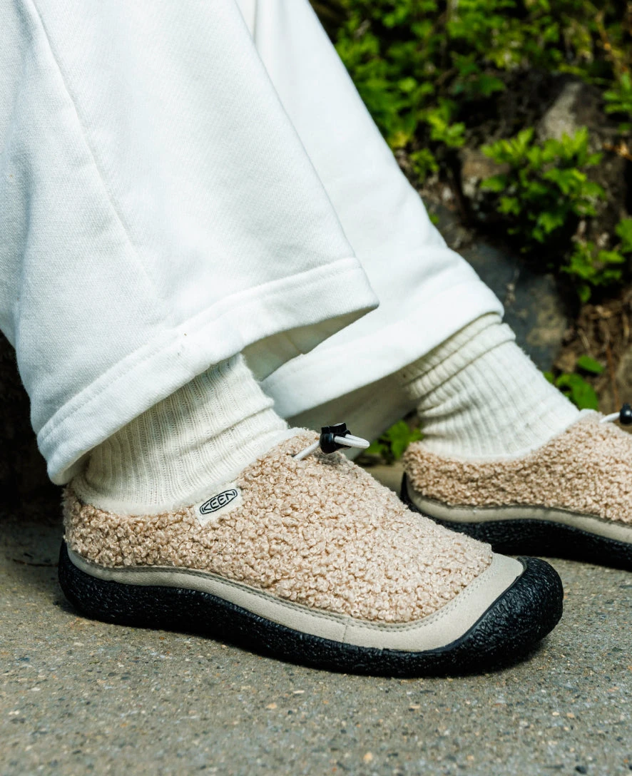 Keen Women's Howser III Slide | Plaza Taupe/Black 9 Keen Women's Howser III Slide | Plaza Taupe/Black - Image 9