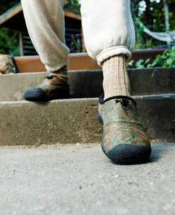 Keen Men's Howser III Slide | Black Olive/Light Curry -Fresh Shoes Shop 1029445 desktop lifestyle 02