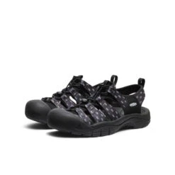 Keen Men's Newport Retro Sandal X Études Studio | Etudes Black -Fresh Shoes Shop 3b7984680ff7a86fd15a6784a94df80f425dc40f