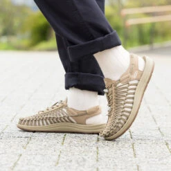 Keen Men's UNEEK Sneaker | Timberwolf/Plaza Taupe -Fresh Shoes Shop 884x884 pdp mkp m uneek og 9
