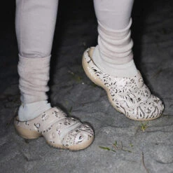 Keen Women's Yogui Arts Clog X Hide And Seek | H&S Sand -Fresh Shoes Shop 884x884 yogui h s w 1