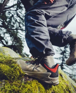 Keen Men's Zionic NXT Waterproof Hiking Shoe | Safari/Red Ochre 16 Keen Men's Zionic NXT Waterproof Hiking Shoe | Safari/Red Ochre -Fresh Shoes Shop F25 ZionicNXTA PDP LIFESTYLE 05 bd29b819 51af 4da7 ba69 6d2152451642