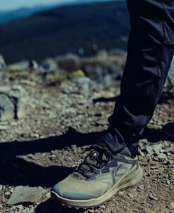 Keen Men's Zionic NXT Waterproof Hiking Shoe | Triple Black -Fresh Shoes Shop F25 ZionicNXTA PDP LIFESTYLE 15 163d982f 73ec 466a 81f5 23ca07a8ba85