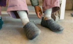 Keen Women's Howser II | Triple Black -Fresh Shoes Shop Howser1025620PDPLifestyle1