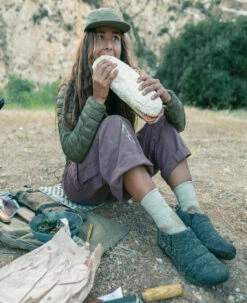 Keen Women's Howser II | Triple Black -Fresh Shoes Shop Howser1025620PDPLifestyle2