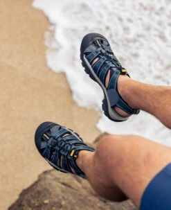 Keen Men's Newport H2 Sandal | Raya Black -Fresh Shoes Shop KPD 1488 SS24 KEEN 1001938 M NewportH2 Image Right 494cd9b9 ce90 48ca a4dd 0c12ca700e03