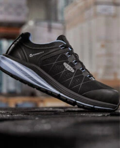 Keen Women's Vista Energy ESD (Carbon Toe) | Hydrangea/Black -Fresh Shoes Shop KPD 212 EnhancedPDP VistaEnergy 1025241 Image Right