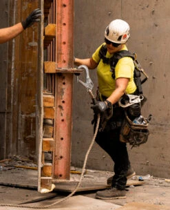 Keen Women's San Jose 6" Waterproof 90° Heel Boot (Aluminum Toe) | Steel Grey/Gum -Fresh Shoes Shop KPD 2131 PDP SanJose90 1029696 Lifestyle Image Right