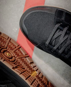 Keen Women's Kenton Work Shoe (Carbon Toe) | Black/Gum 17 Keen Women's Kenton Work Shoe (Carbon Toe) | Black/Gum -Fresh Shoes Shop KPD 5143 PDP Kenton Womens 1031298 Lifestyle 3 Right