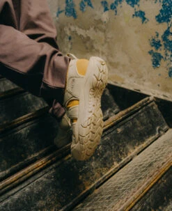 Keen Women's Newport H2 | Monochrome/Toadstool 17 Keen Women's Newport H2 | Monochrome/Toadstool -Fresh Shoes Shop NewportH2A PDPLifestyleImage W 02 8c444047 92b0 4f47 9de4 95f3880d8ff5