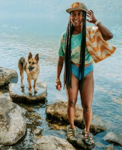 Keen Women's Newport Retro | Original Tie Dye -Fresh Shoes Shop Retro TieDye W PDP Liefstyle 2