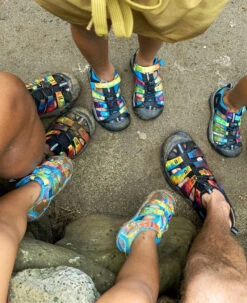 Keen Women's Newport Retro | Original Tie Dye -Fresh Shoes Shop Retro TieDye W PDP Liefstyle 3