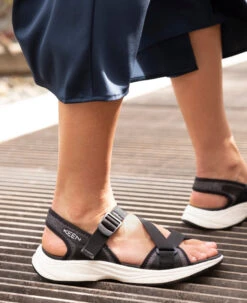 Keen Women's Leiki Open-Toe Sandal | Martini Olive/Granite Green -Fresh Shoes Shop S25 KEEN LeikiOTSandal PDP Lifestyle Single Right c088a2f0 6624 4552 b1b2 d6dbe345e49b